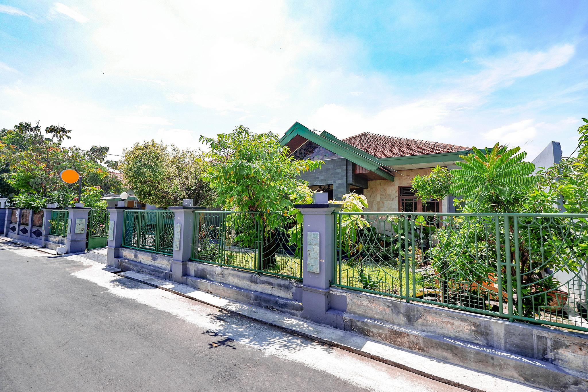 Spot On 2821 Griya Kawula Syariah Hotel Surakarta  Exterior photo