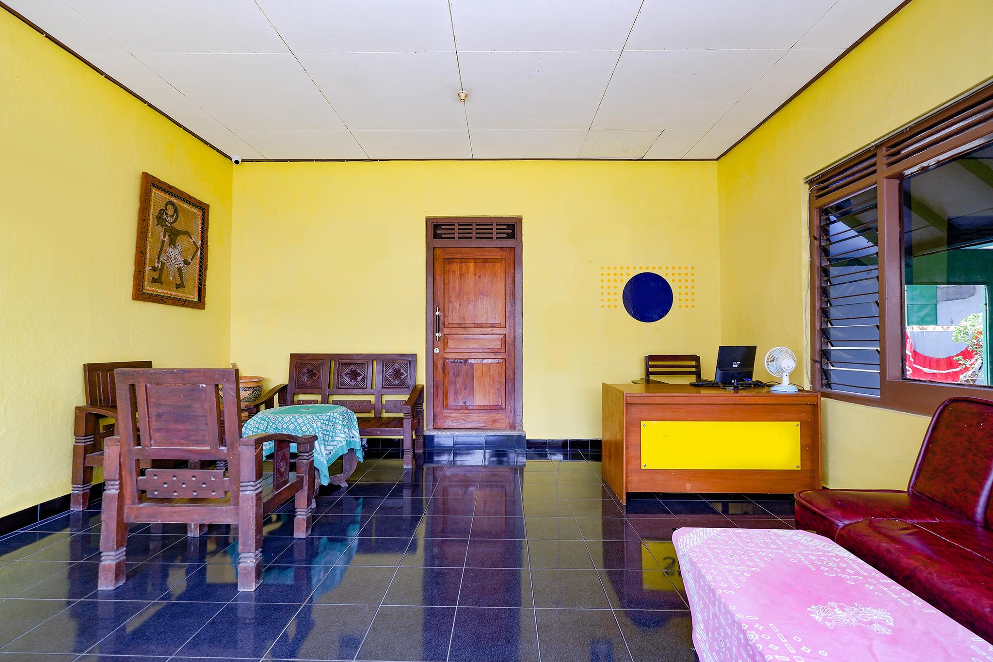 Spot On 2821 Griya Kawula Syariah Hotel Surakarta  Exterior photo