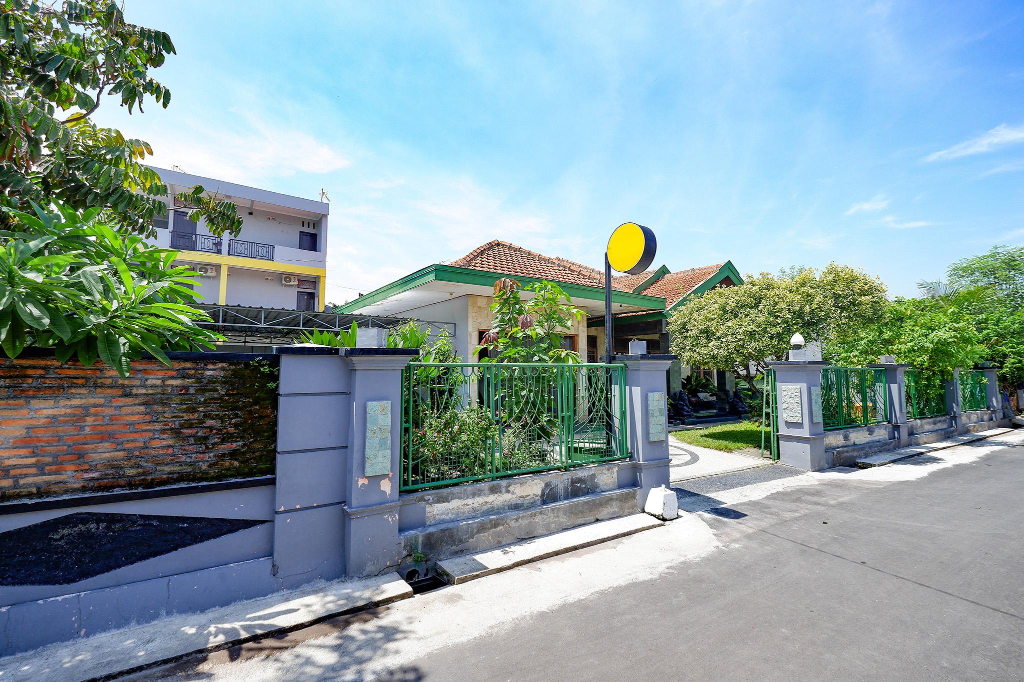 Spot On 2821 Griya Kawula Syariah Hotel Surakarta  Exterior photo