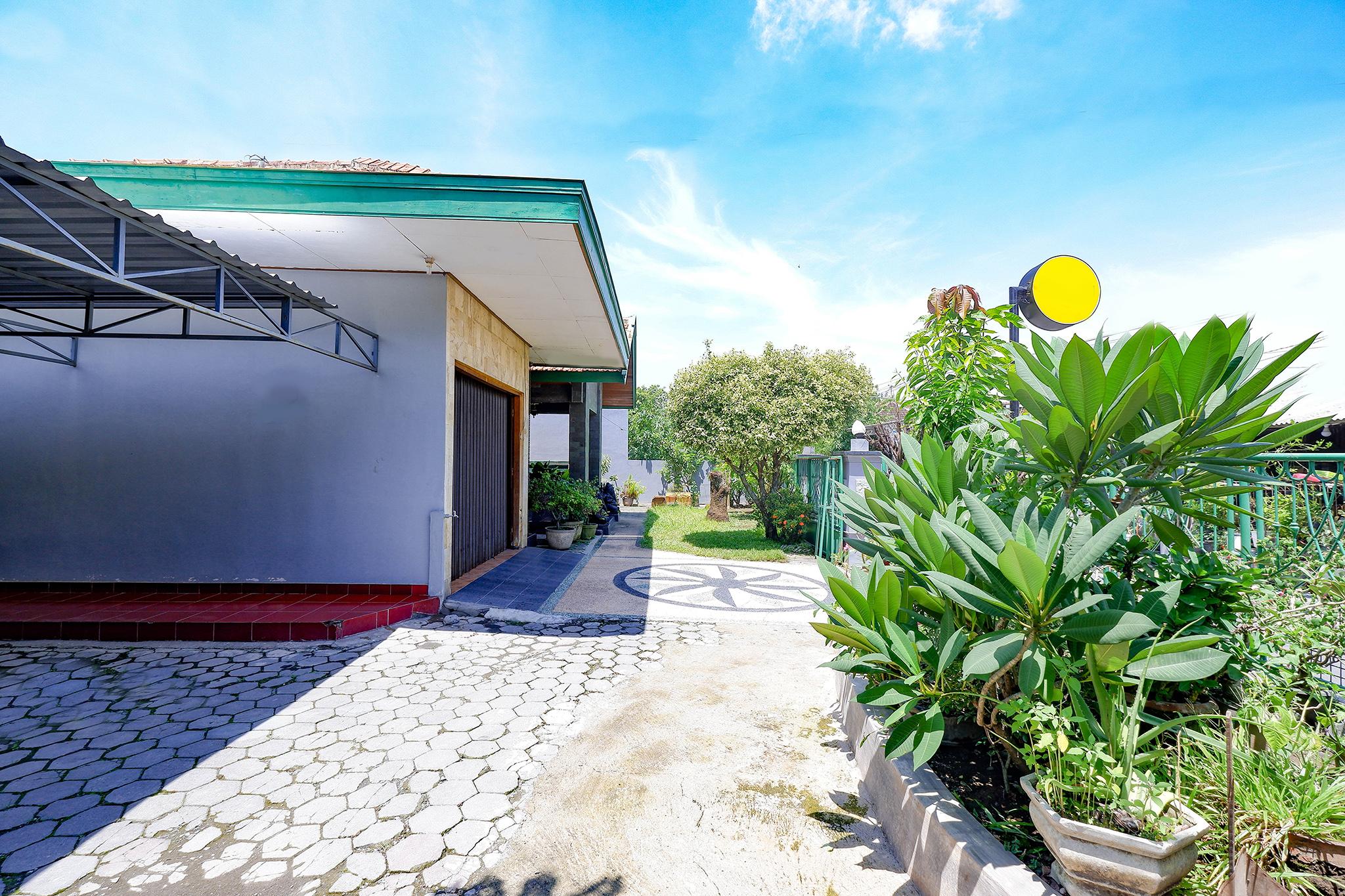 Spot On 2821 Griya Kawula Syariah Hotel Surakarta  Exterior photo